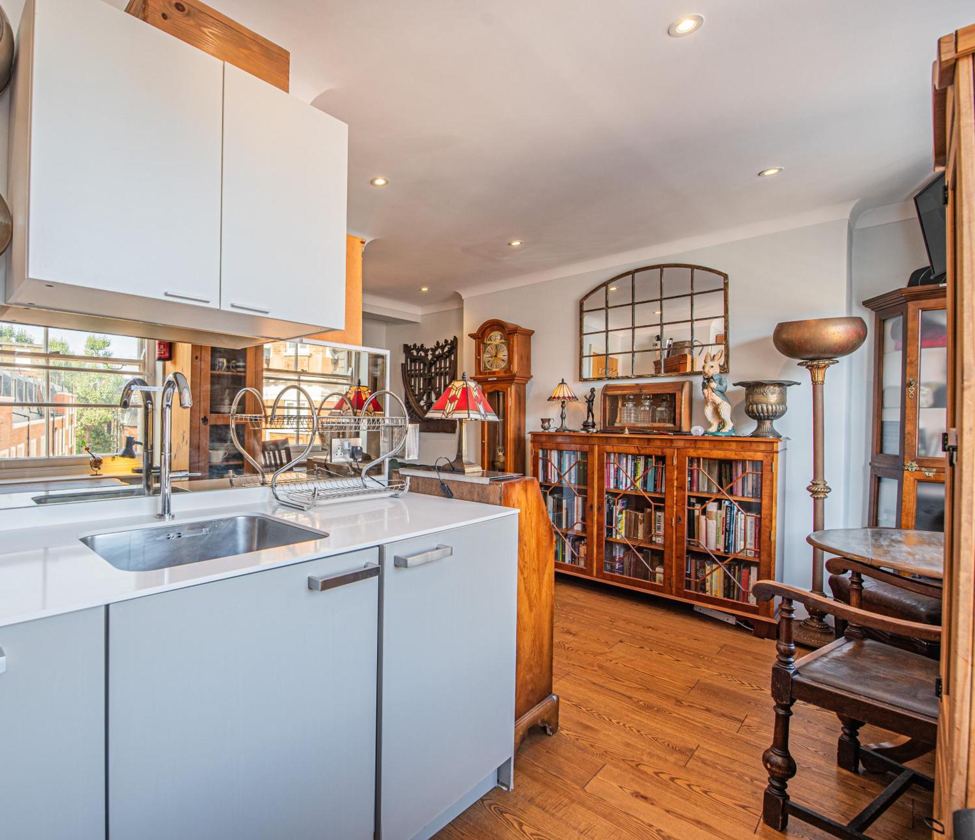 Stylish 1-Bed Flat In Soho - Prime Central Londra Exterior foto